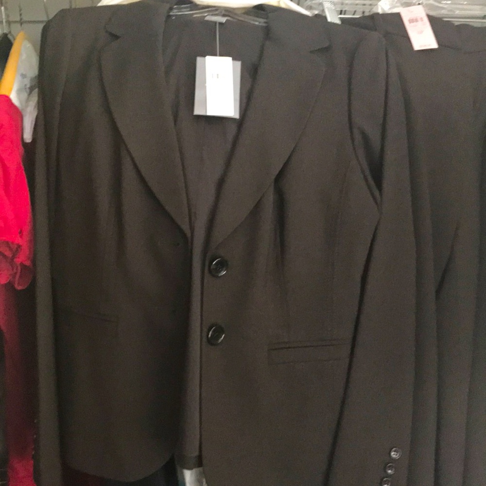 Ann Taylor Brown Blazer. Never worn with tags.